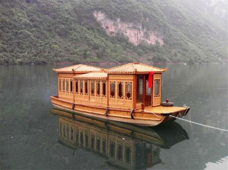 画舫餐饮船